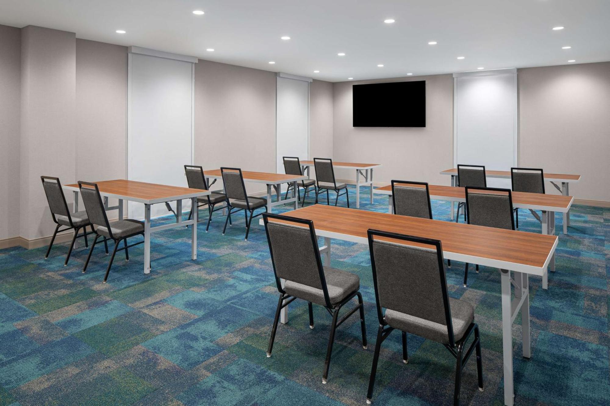 Home2 Suites By Hilton Des Moines At Drake University Exterior foto