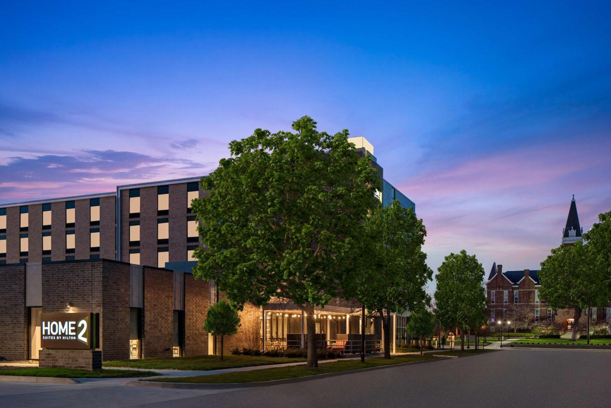 Home2 Suites By Hilton Des Moines At Drake University Exterior foto