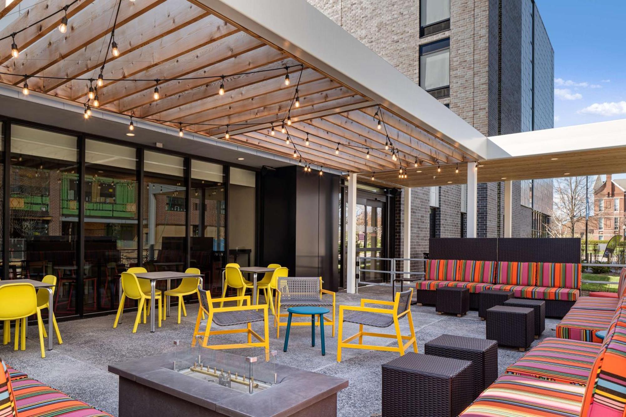 Home2 Suites By Hilton Des Moines At Drake University Exterior foto